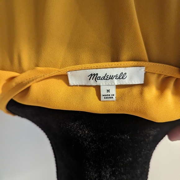 Madewell Lightweight Minimalist novel tie front top - Picture 2 of 10